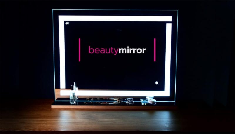 beauty mirror stand with text